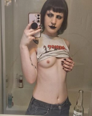 Secret_bombshell Kriz