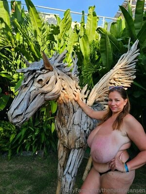 nadinejansenofficial / thenadinejansen