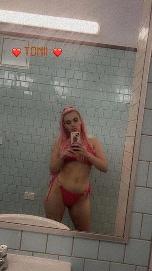 tonii_mckenzie / toniibabiixoxo