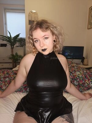 Donkeypawg / donkeybootie