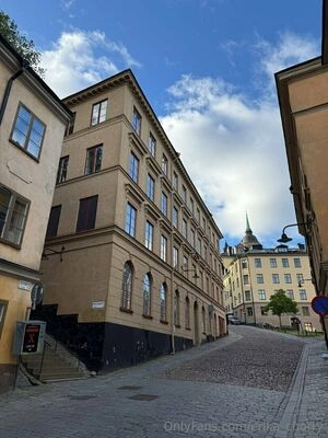 erika_cherry / erika_cherry_ / https: