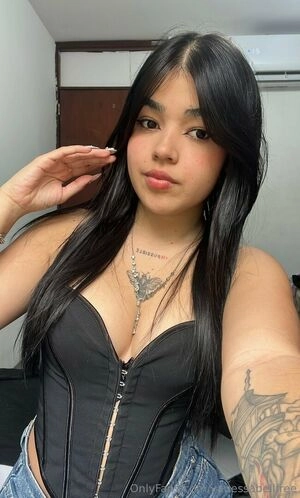 vanessabellaxo / vanessabellfree