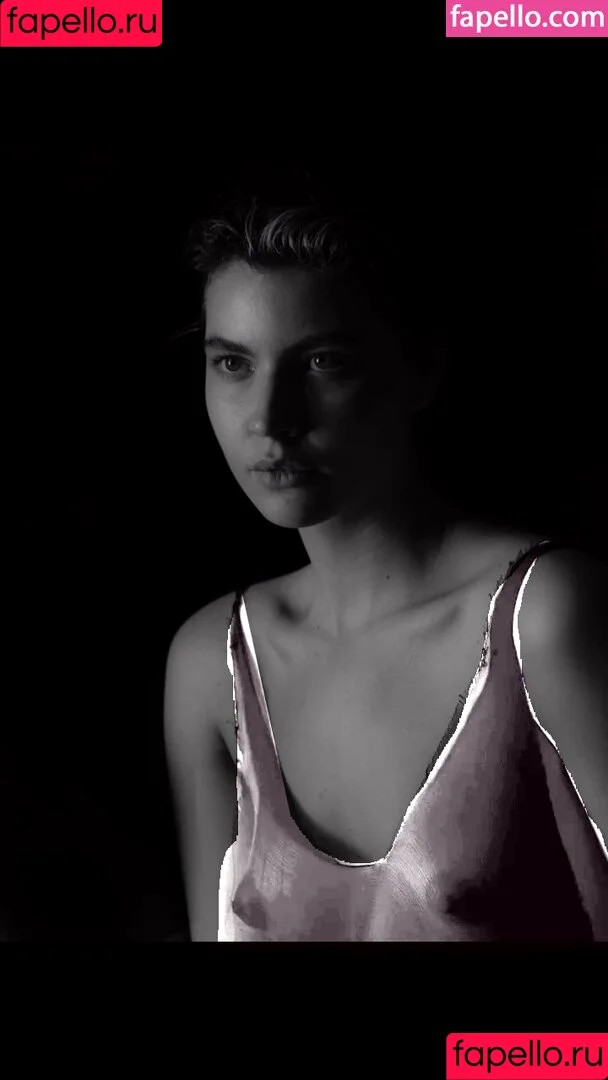 Alanis Guillen / alanissguillen