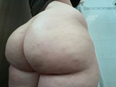 Bunnygirl_emma / https: