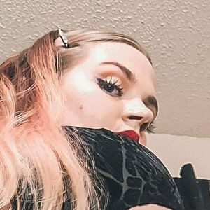 Kinky.Curvy.Kat / https: / kinkycurvykat