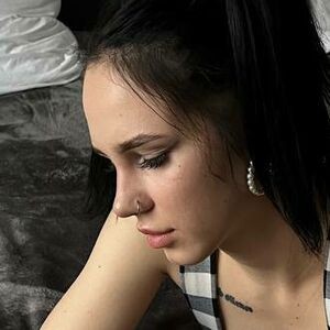 adele.bee / adelebee