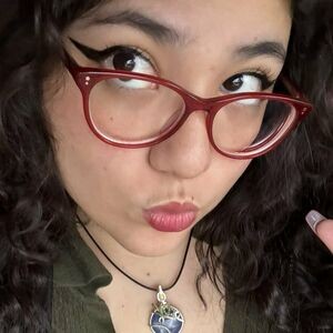 https: / lalenoraaax / reel