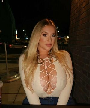 Taya Christian / Thedoctorbae