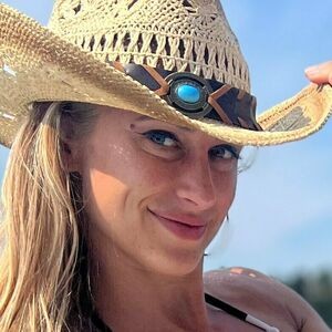 bendy.blonde / bendy.blondie