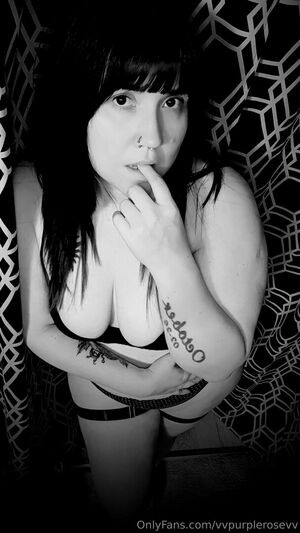 manwhosmile / vvpurplerosevv