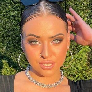 Elouise / elouise_please / eloweeeezy