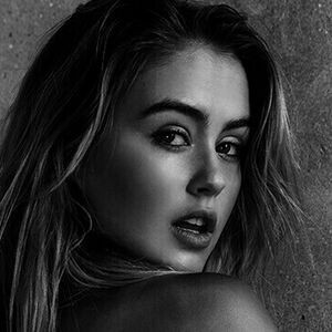 Steph Claire Smith / stephclairesmith