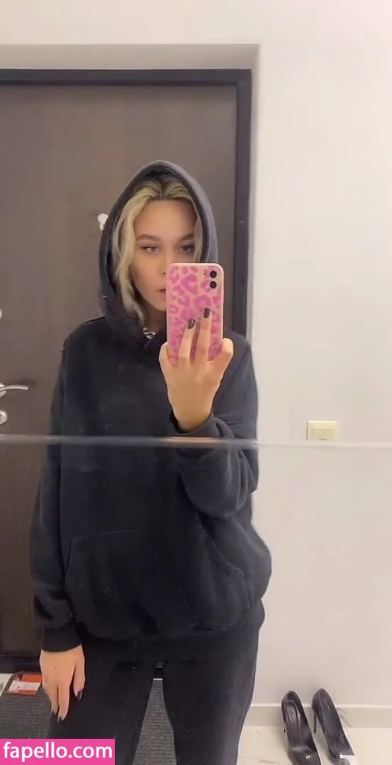 Yunaa_k Onlyfans Photo Gallery 