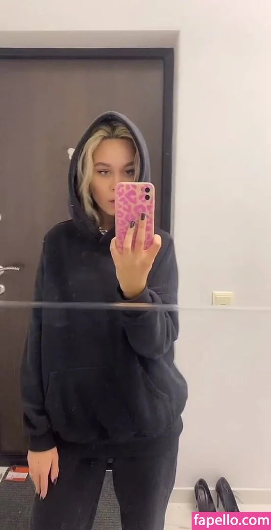 Yunaa_k Onlyfans Photo Gallery 