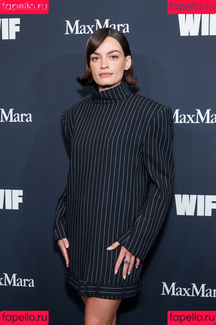 Emma Mackey Onlyfans Photo Gallery 