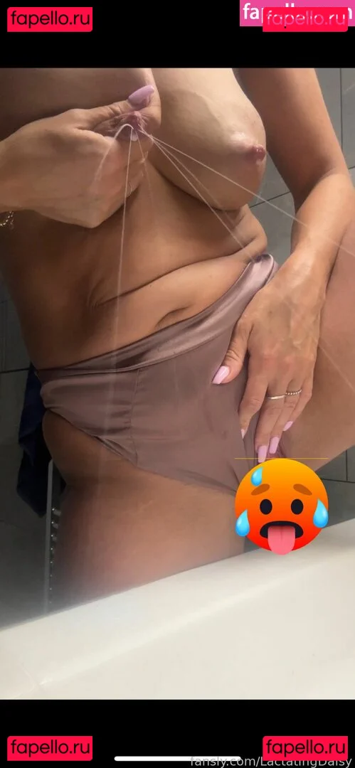 LactatingDaisy Onlyfans Photo Gallery 