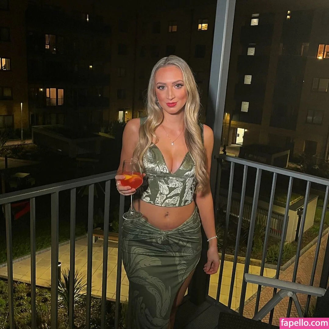 Holly Flintham Onlyfans Photo Gallery 