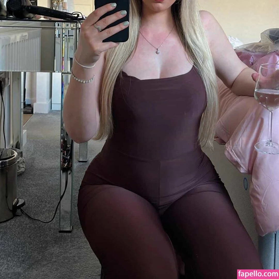 Holly Flintham Onlyfans Photo Gallery 