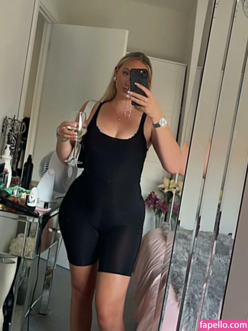 Holly Flintham Onlyfans Photo Gallery 