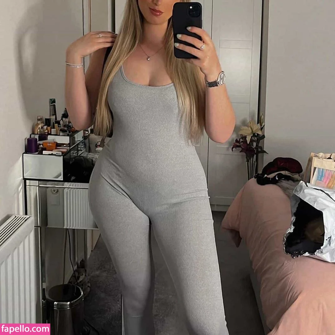 Holly Flintham Onlyfans Photo Gallery 