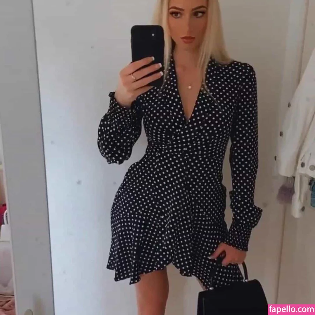 Holly Flintham Onlyfans Photo Gallery 