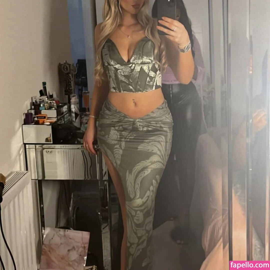 Holly Flintham Onlyfans Photo Gallery 