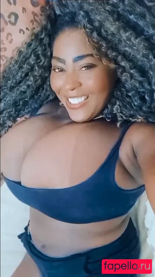 Thais Garcia Onlyfans Photo Gallery 