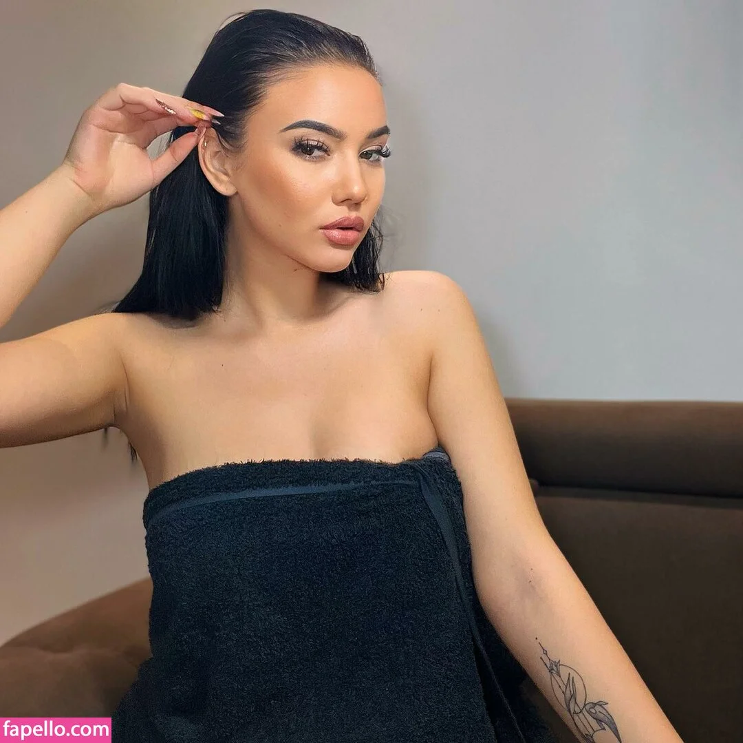alina03m Onlyfans Photo Gallery 