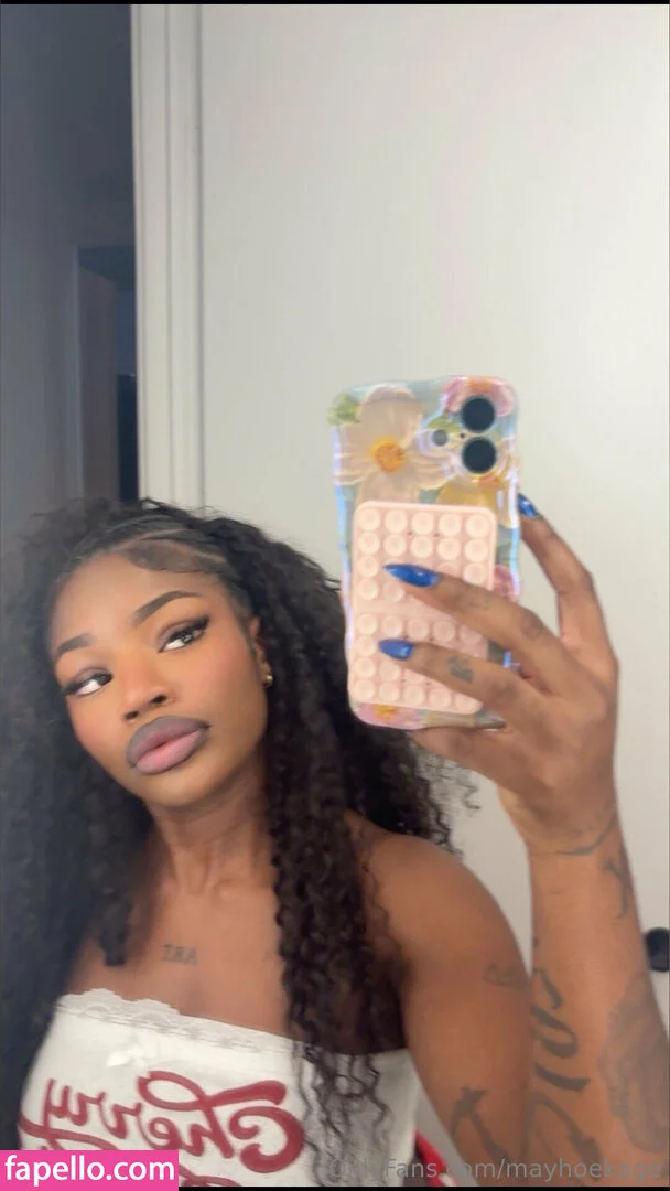 mayhoekage Onlyfans Photo Gallery 