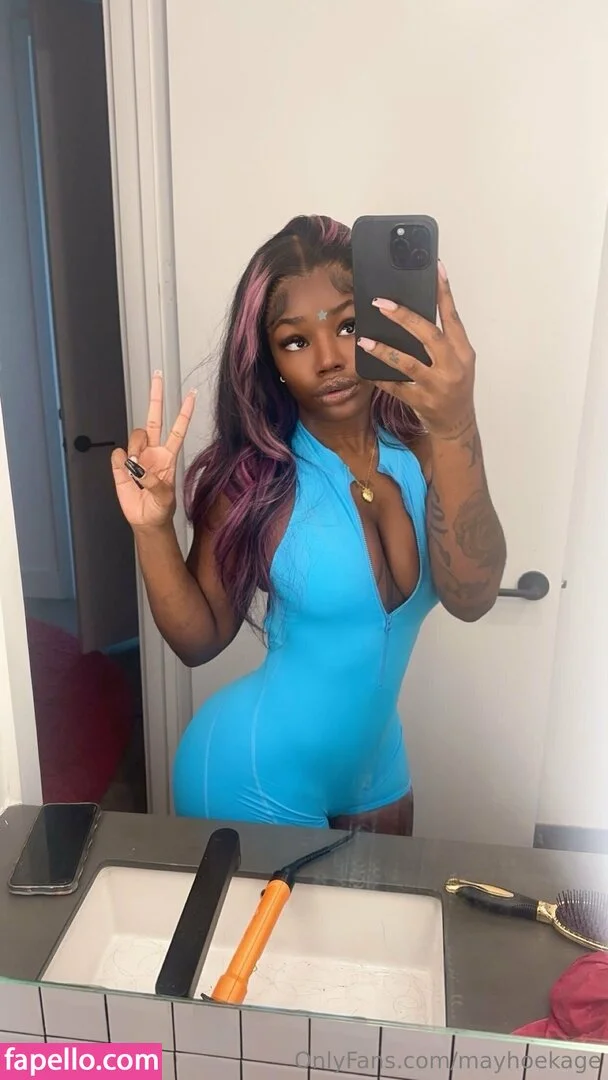 mayhoekage Onlyfans Photo Gallery 