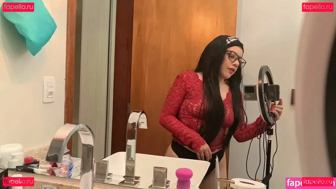 Mia.3 Onlyfans Photo Gallery 