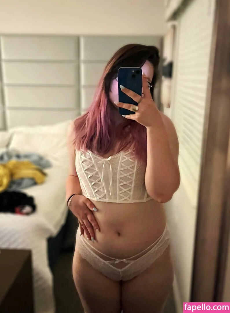 Strawbre Onlyfans Photo Gallery 