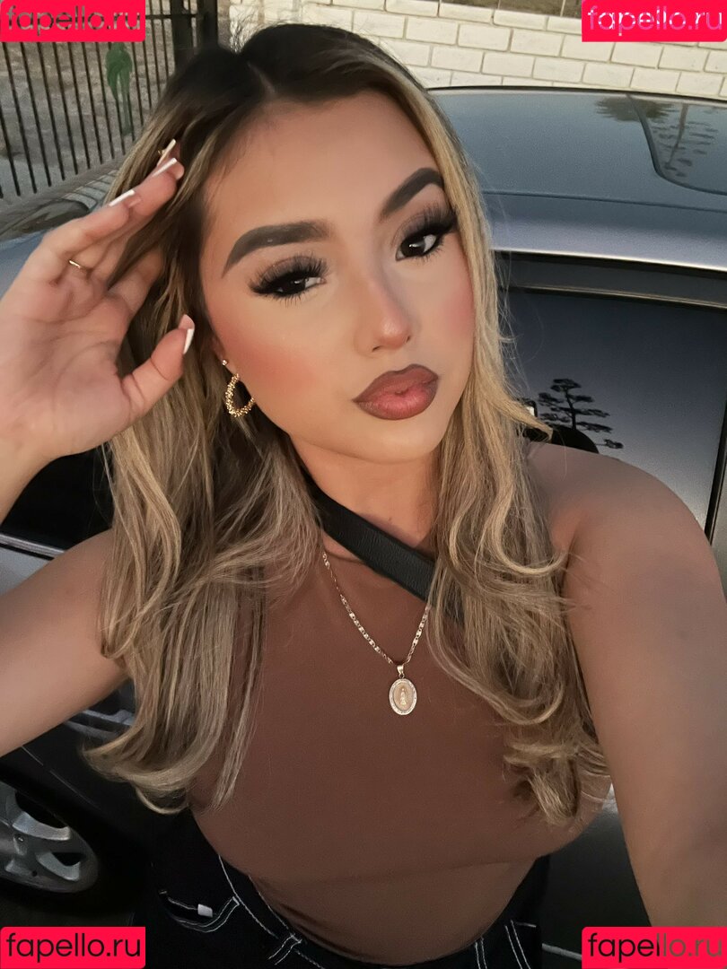 Gisselle Next Door Onlyfans Photo Gallery 