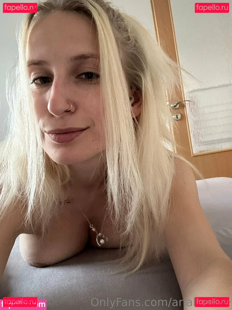 ariablonde Onlyfans Photo Gallery 