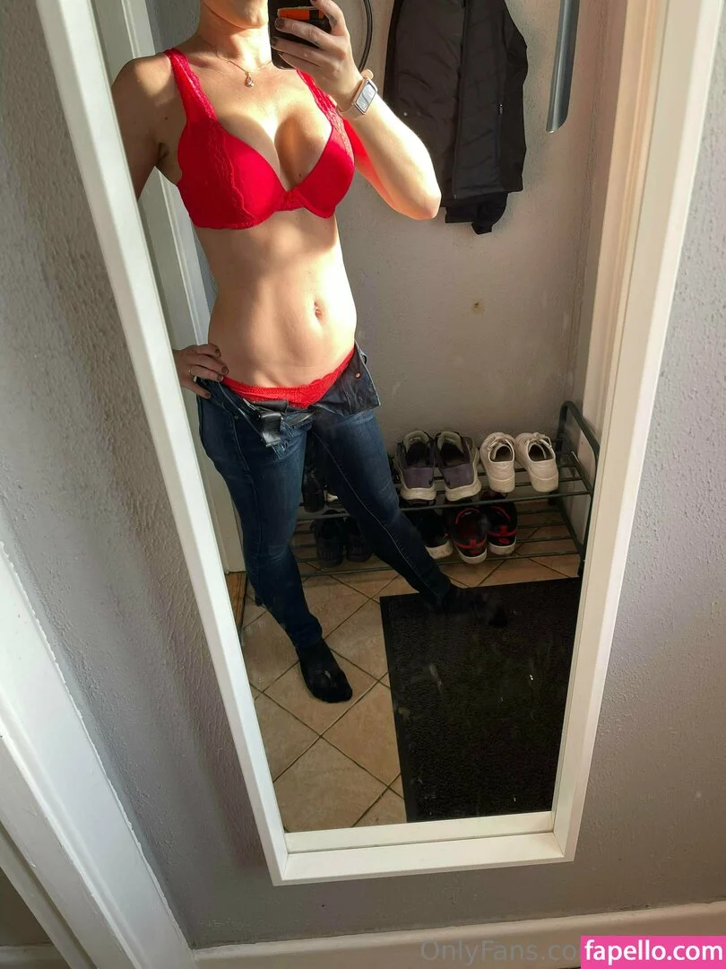 swenora Onlyfans Photo Gallery 