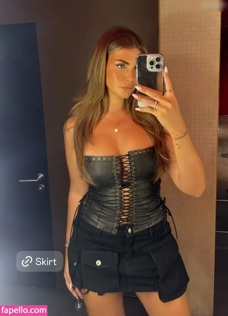 Farina Opoku Onlyfans Photo Gallery 