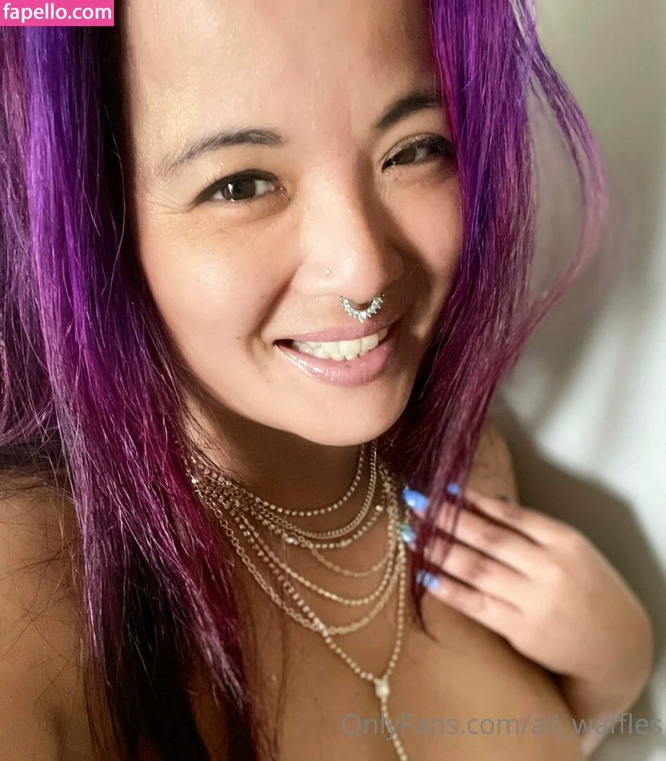 ali_waffles Onlyfans Photo Gallery 