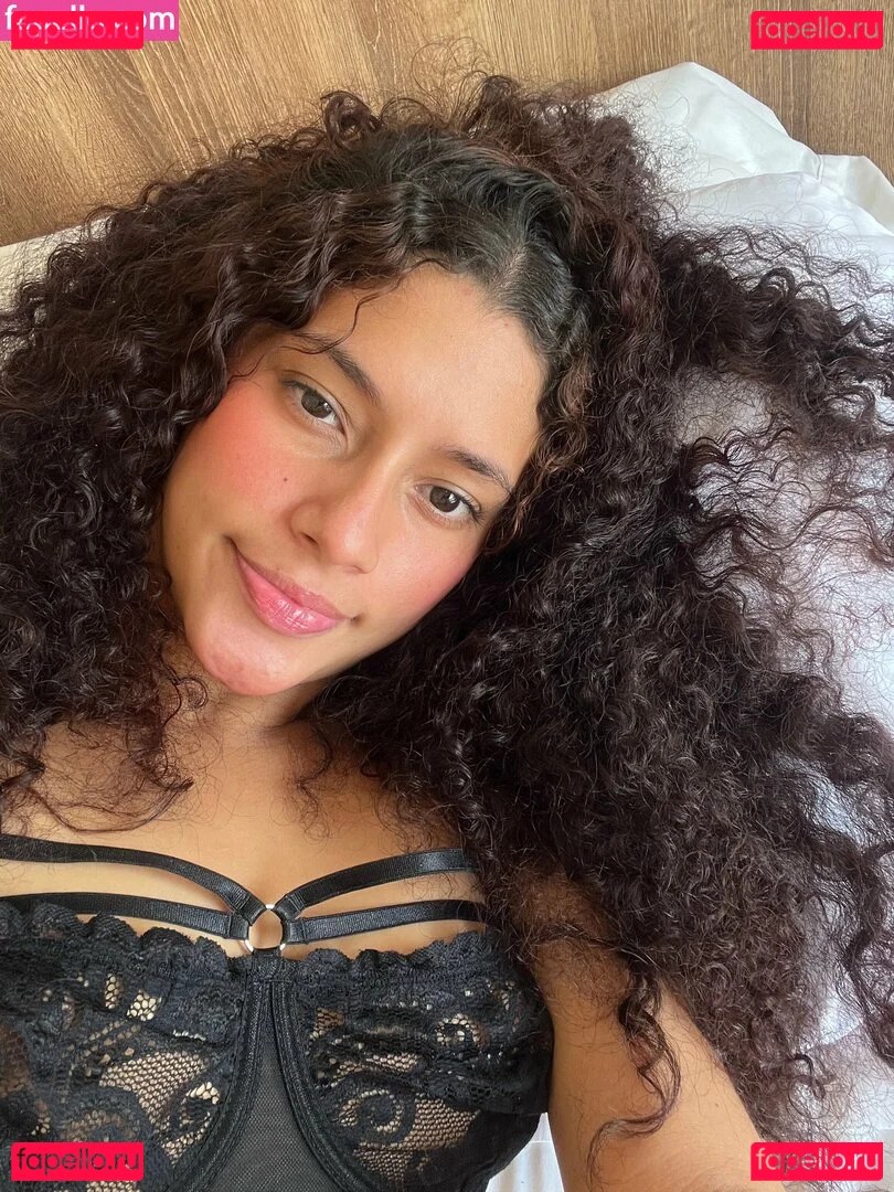 curlykarol Onlyfans Photo Gallery 