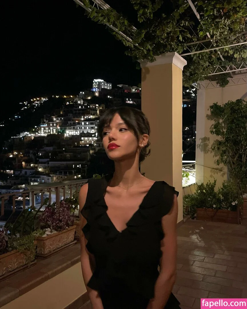 Dina Denoire Onlyfans Photo Gallery 