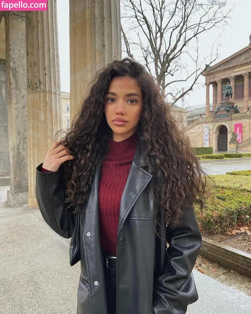 Dina Denoire Onlyfans Photo Gallery 