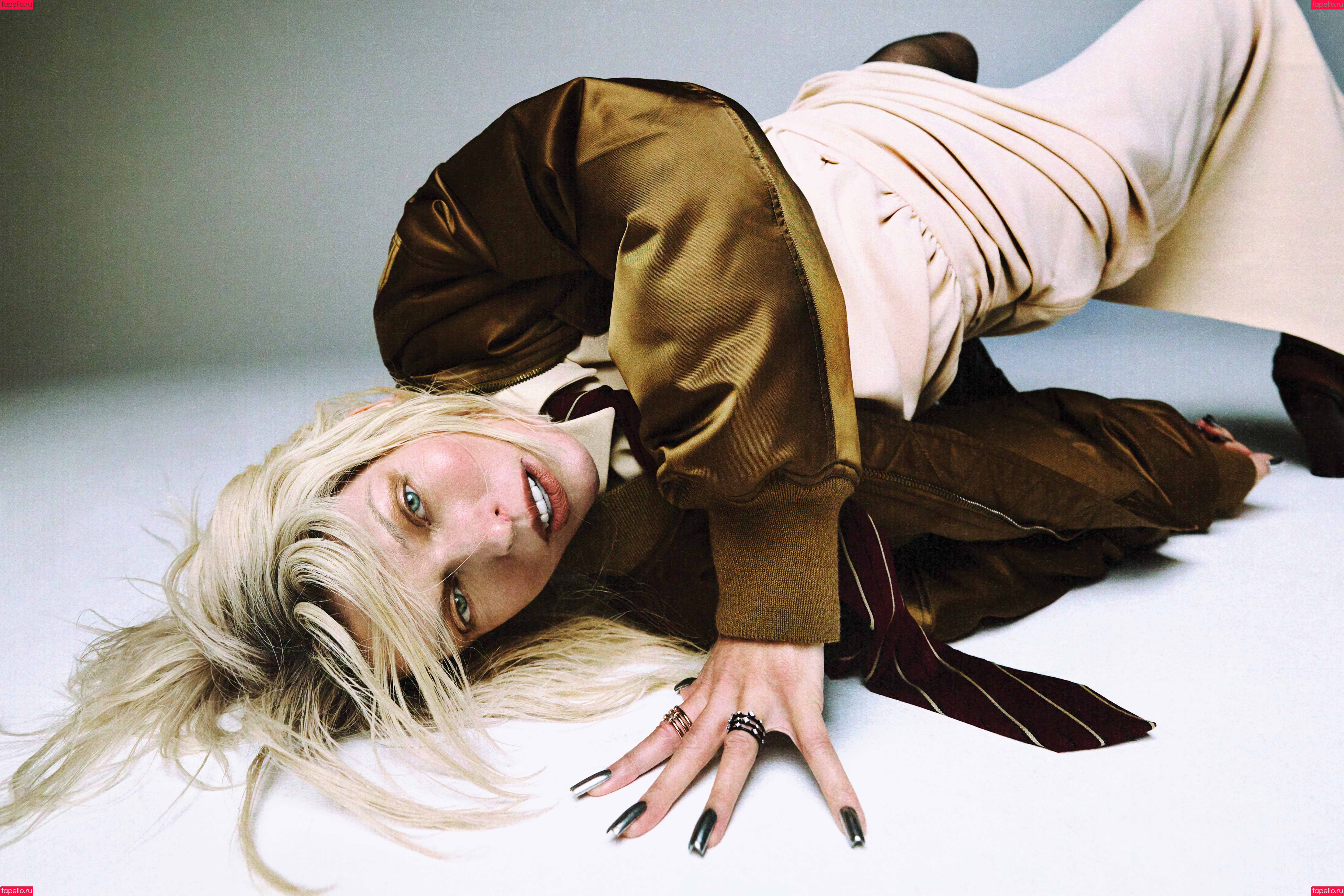 Milla Jovovich Onlyfans Photo Gallery 