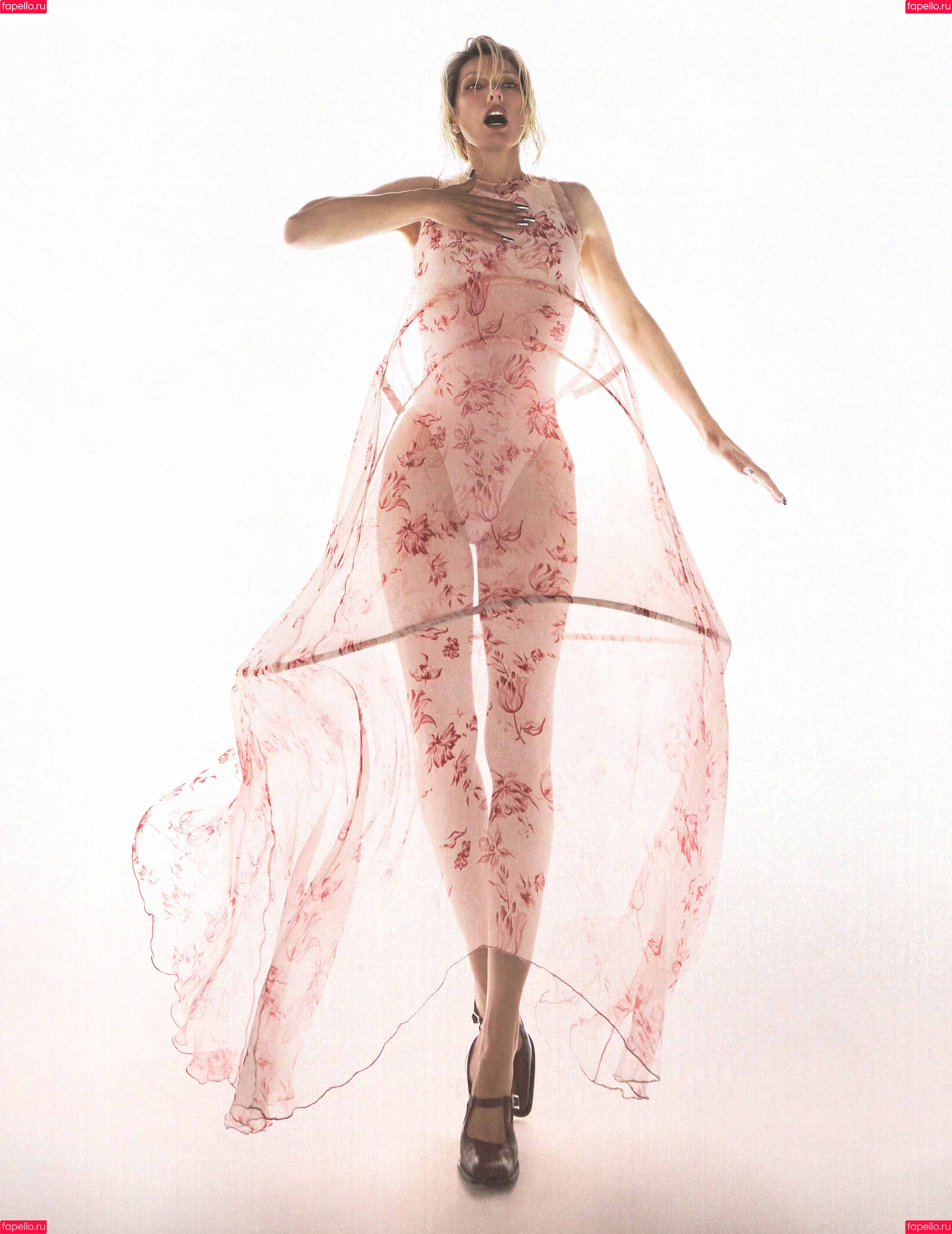 Milla Jovovich Onlyfans Photo Gallery 