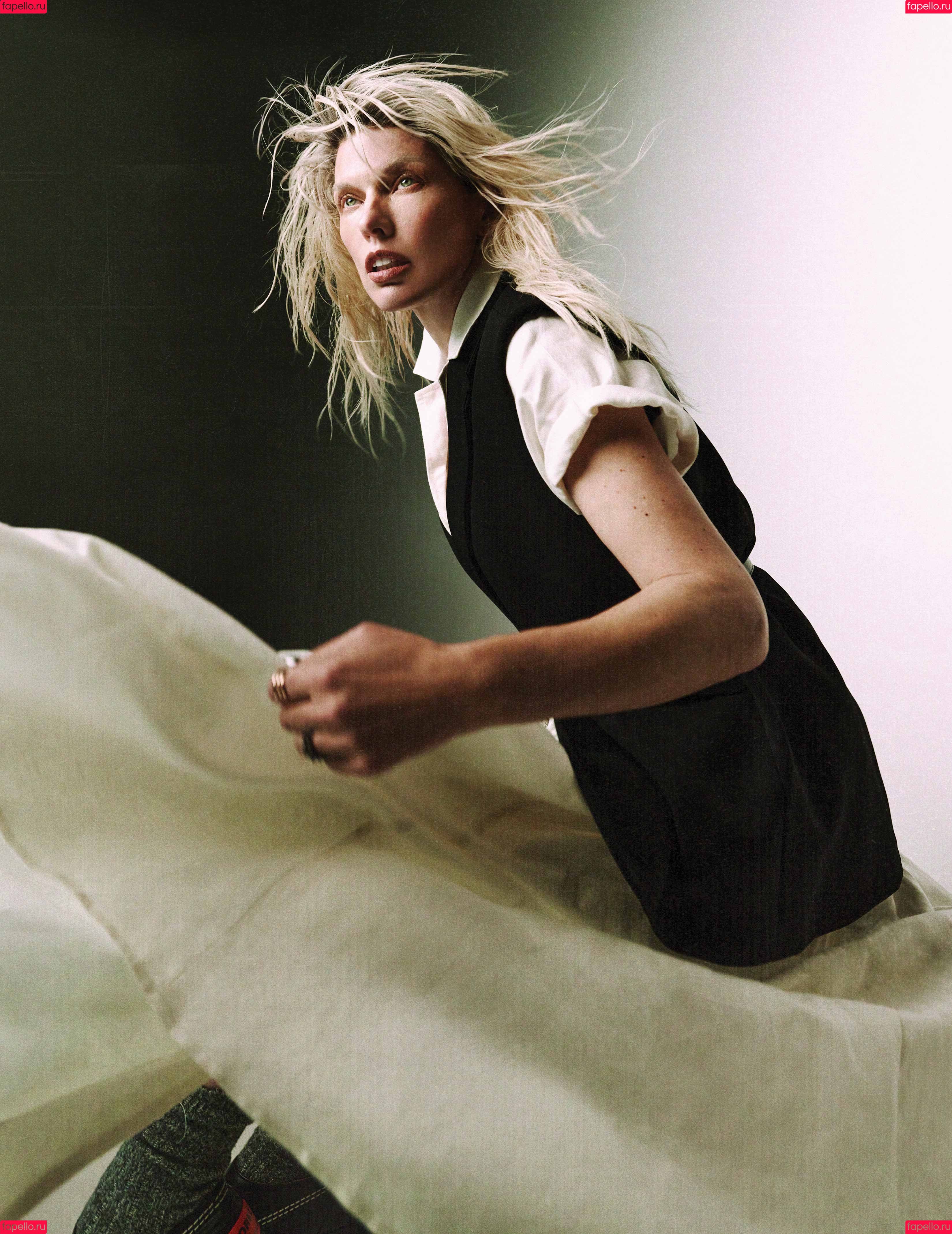 Milla Jovovich Onlyfans Photo Gallery 