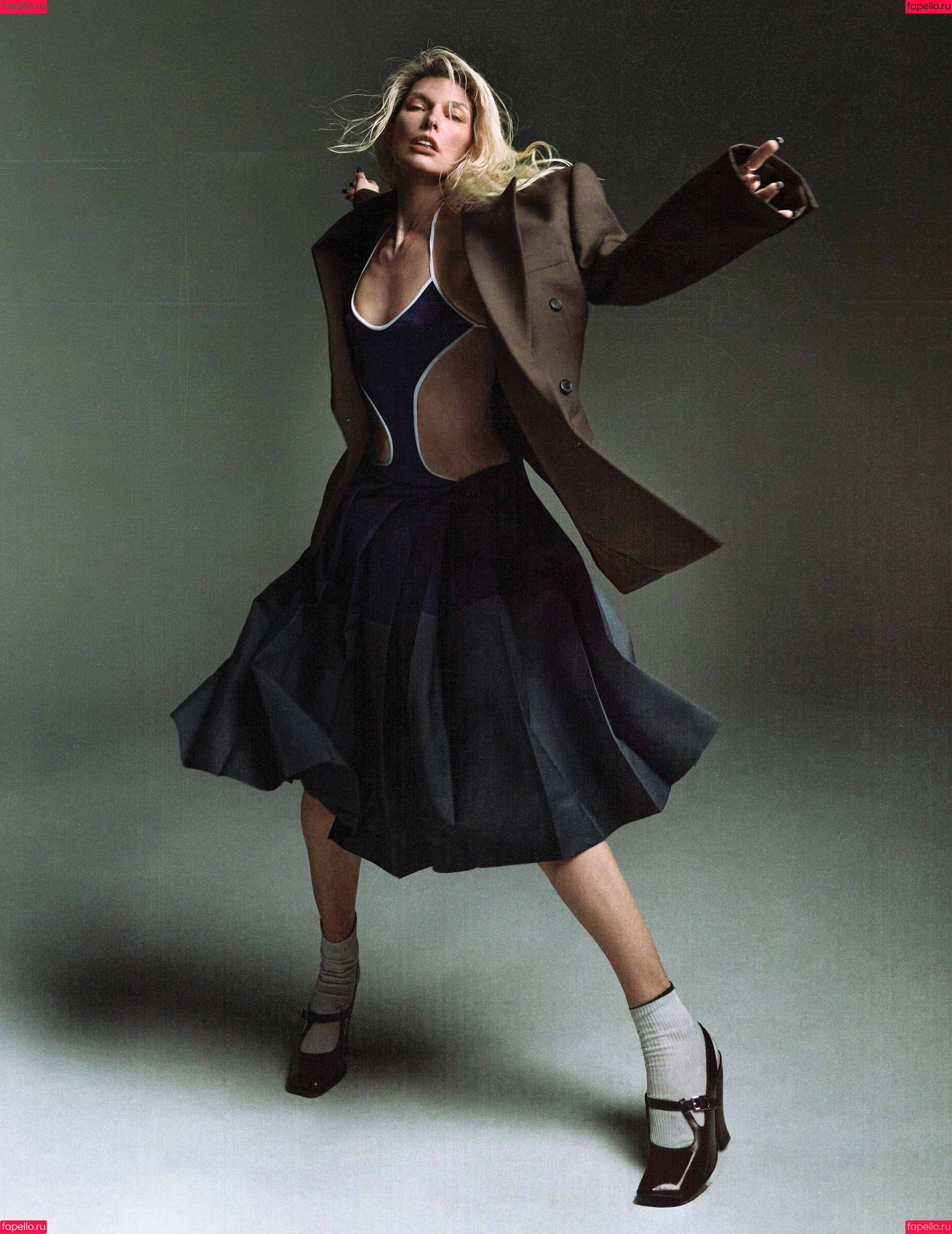 Milla Jovovich Onlyfans Photo Gallery 