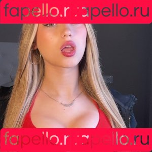 Adriianaasz Onlyfans Photo Gallery 