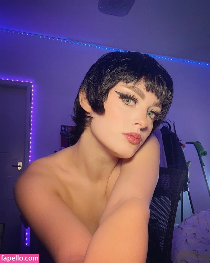 Theapricotwitch Onlyfans Photo Gallery 