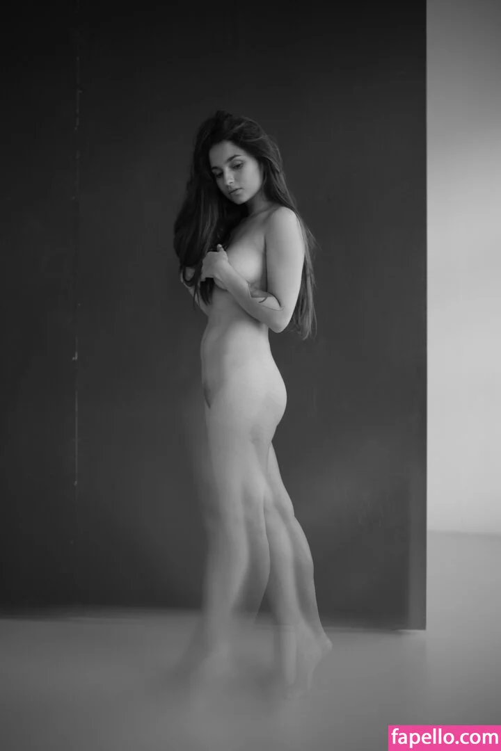 Avrelia Amaris Onlyfans Photo Gallery 