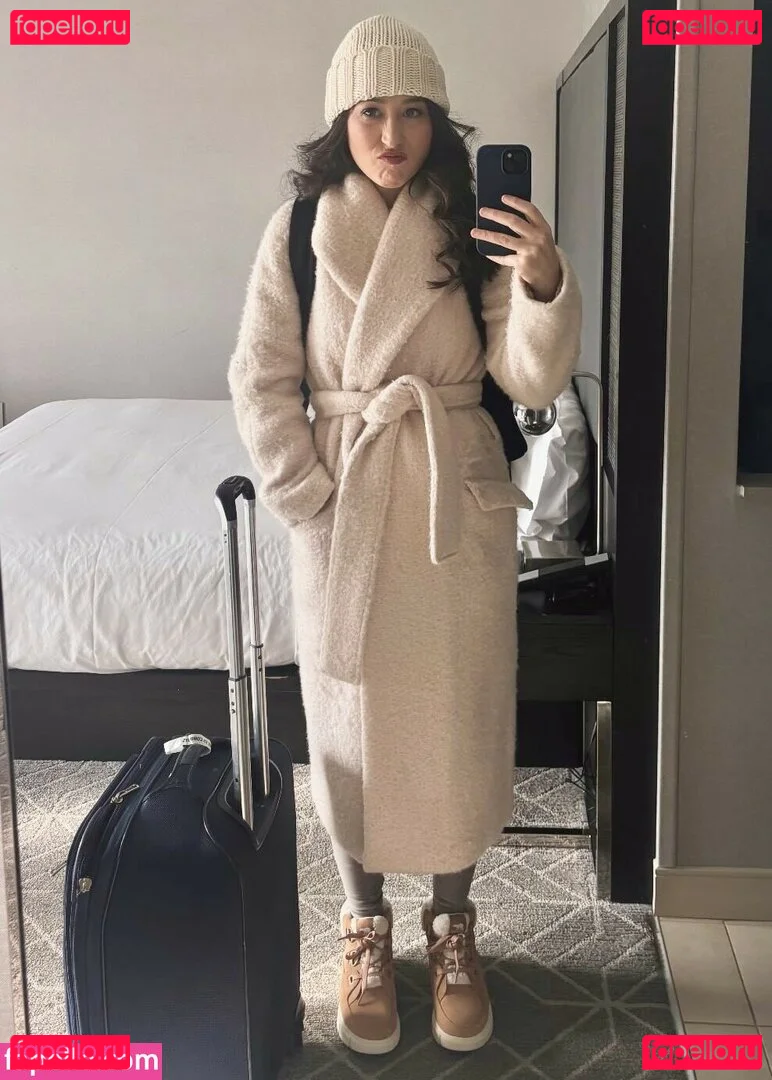 Mina Kimes Onlyfans Photo Gallery 