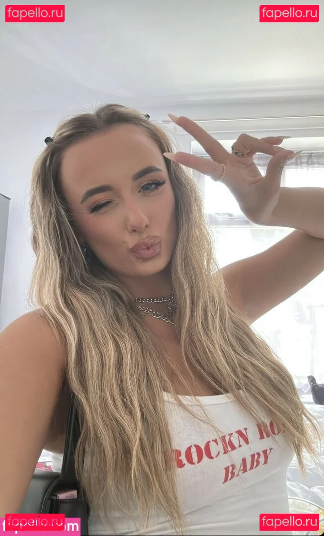 Millie C Onlyfans Photo Gallery 