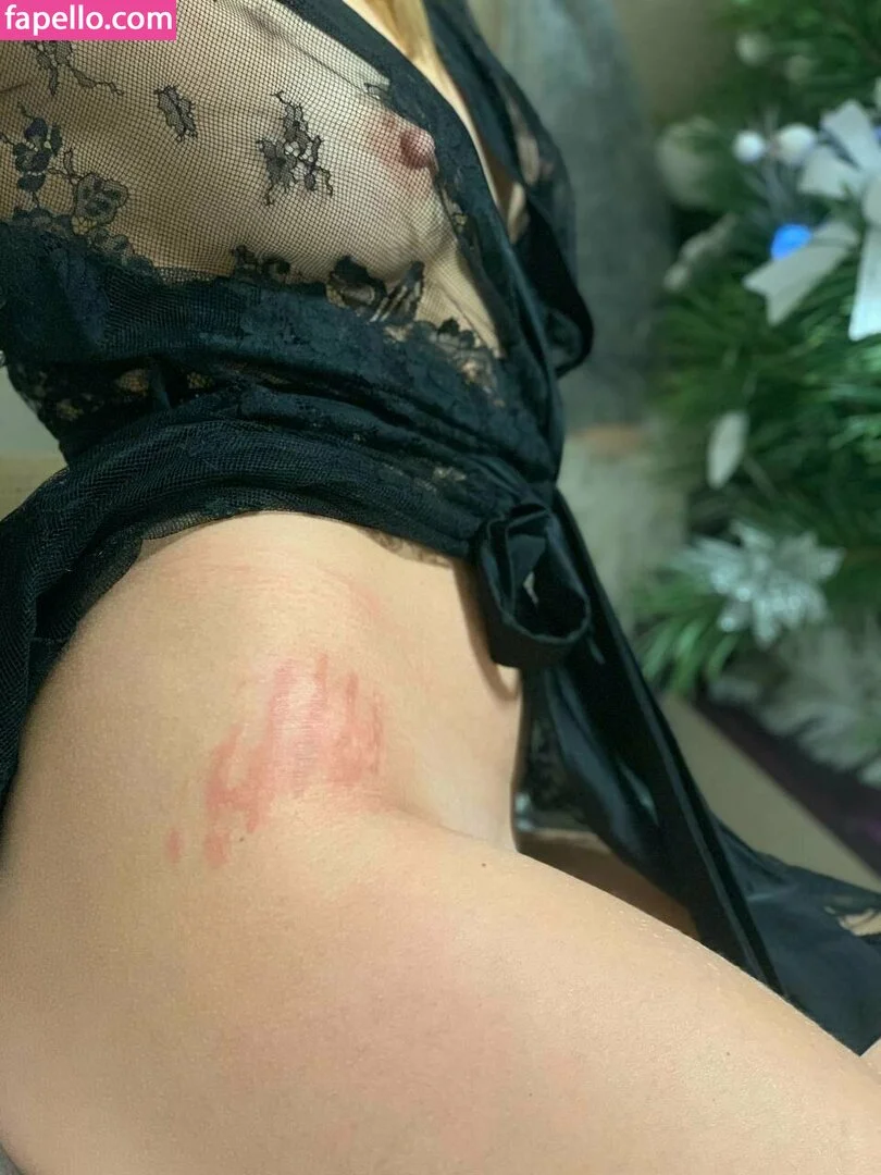 linapi Onlyfans Photo Gallery 